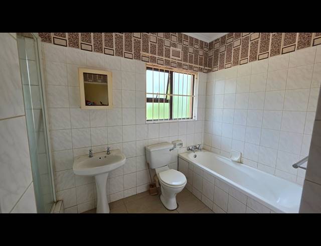 2 BEDROOM TOWNHOUSE TO LET IN EMPANGENI CENTRAL
